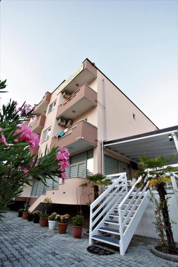 Hotel Comfort Shëngjin Exterior foto