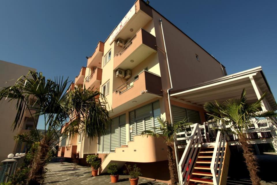 Hotel Comfort Shëngjin Exterior foto